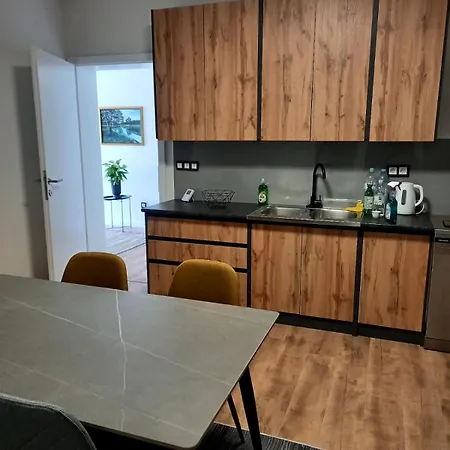 White House * Bihać